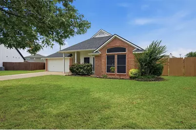 806 Birch Circle, Van Alstyne, TX 75495 - Photo 2