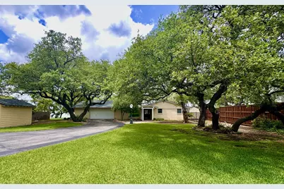 4146 Shore Front Drive, Fort Worth, TX 76135 - Photo 4