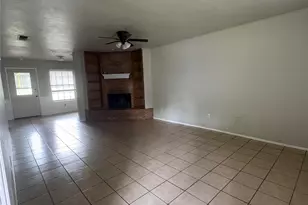 411 Bond St, Hillsboro, TX 76645 - Photo 2