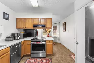 300 Comiskey Ct, Saginaw, TX 76179 - Photo 8