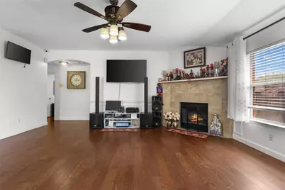 300 Comiskey Court, Saginaw, TX 76179 - Photo 6
