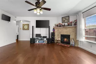 300 Comiskey Ct, Saginaw, TX 76179 - Photo 6