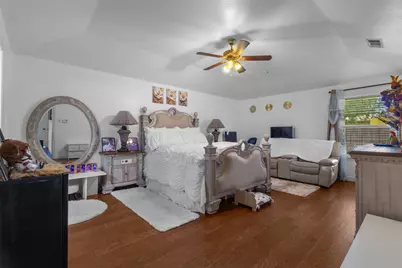 300 Comiskey Court, Saginaw, TX 76179 - Photo 14