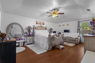 300 Comiskey Ct, Saginaw, TX 76179 - Photo 14