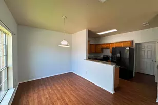 813 Betty Ct, Hurst, TX 76053 - Photo 8