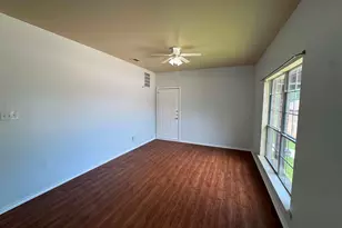 813 Betty Ct, Hurst, TX 76053 - Photo 4