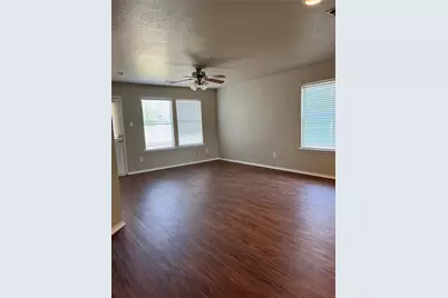 10921 Colonial Heights Lane, Fort Worth, TX 76179 - Photo 8