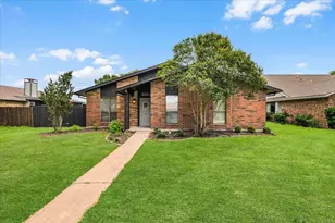 3120 Mayfair Dr, Carrollton, TX 75007 - Photo 2