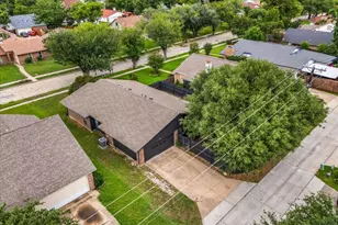 3120 Mayfair Dr, Carrollton, TX 75007 - Photo 6