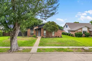 3120 Mayfair Dr, Carrollton, TX 75007 - Photo 4