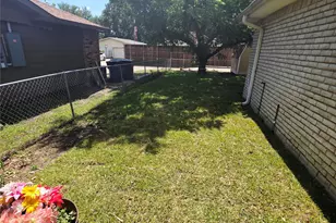 2633 Dove Meadow Dr, Garland, TX 75043 - Photo 10