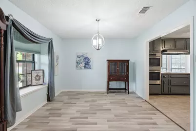 521 W Louella Drive, Hurst, TX 76054 - Photo 10
