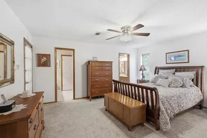 521 W Louella Drive, Hurst, TX 76054 - Photo 22