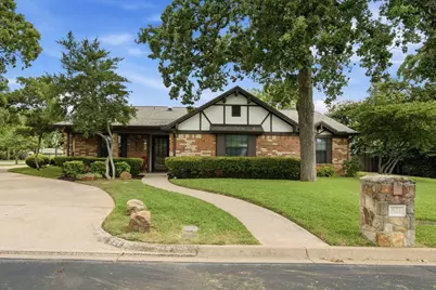 521 W Louella Drive, Hurst, TX 76054 - Photo 1