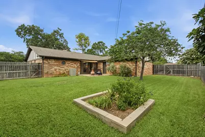 521 W Louella Drive, Hurst, TX 76054 - Photo 30