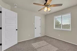 2917 Mayfair Ln, Lancaster, TX 75134 - Photo 32