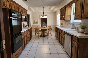 1201 Dandelion Dr, Garland, TX 75043 - Photo 8