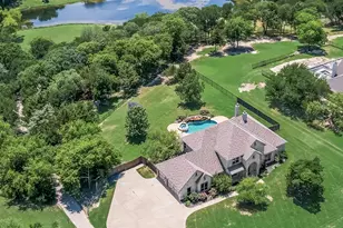 140 Sullivan Way, Waxahachie, TX 75167 - Photo 2