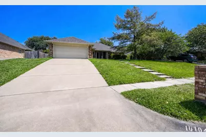 10104 Stoneleigh Drive, Benbrook, TX 76126 - Photo 2