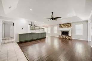 10104 Stoneleigh Dr, Benbrook, TX 76126 - Photo 6