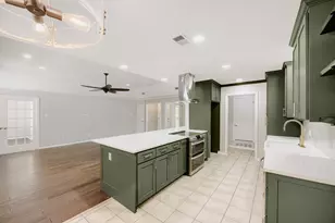 10104 Stoneleigh Dr, Benbrook, TX 76126 - Photo 12