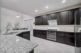 824 Water Garden Cir, Little Elm, TX 75068 - Photo 10