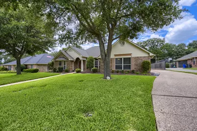 11 Kim Court, Mansfield, TX 76063 - Photo 2