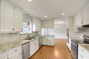 11 Kim Ct, Mansfield, TX 76063 - Photo 6