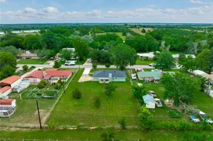 2770 40th St SE, Paris, TX 75462 - Photo 32