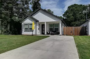 2823 Farragut St, Dallas, TX 75215 - Photo 1