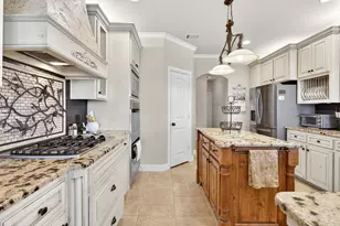 7233 Granville Dr, Mansfield, TX 76063 - Photo 14