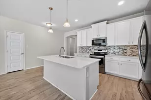 1629 Hinckley Ave, Providence Village, TX 76227 - Photo 4