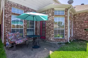 8605 Mill Creek Rd, Irving, TX 75063 - Photo 26