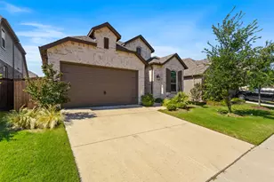 1916 Pelham Dr, Aubrey, TX 76227 - Photo 2