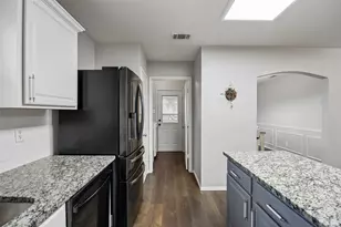 9087 Riverfalls Dr, Fort Worth, TX 76118 - Photo 14