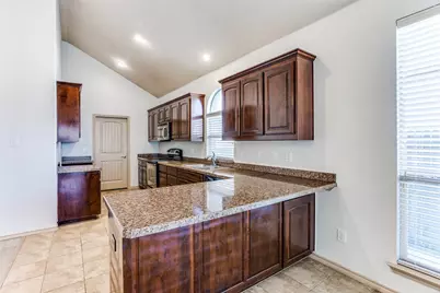 6612 Friendsway Drive, Fort Worth, TX 76137 - Photo 6