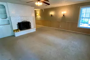 623 Club Oak Dr, River Oaks, TX 76114 - Photo 2