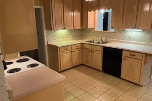 623 Club Oak Dr, River Oaks, TX 76114 - Photo 6