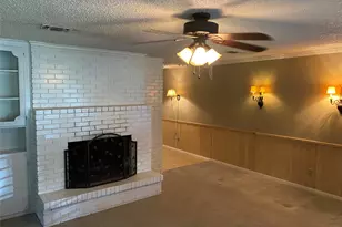 623 Club Oak Dr, River Oaks, TX 76114 - Photo 2