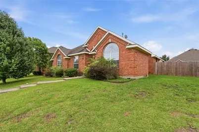 1700 Wylie Creek Drive, DeSoto, TX 75115 - Photo 2