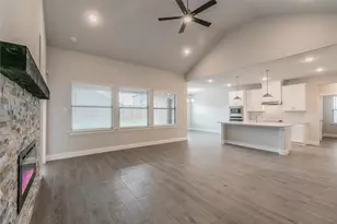 232 Gardenia Dr, Azle, TX 76020 - Photo 4