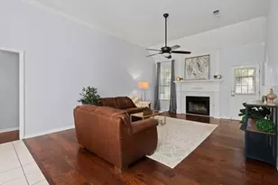 700 Brandon Dr, Cleburne, TX 76033 - Photo 2