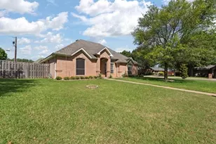 700 Brandon Dr, Cleburne, TX 76033 - Photo 8