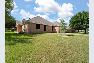 700 Brandon Drive, Cleburne, TX 76033 - Photo 16