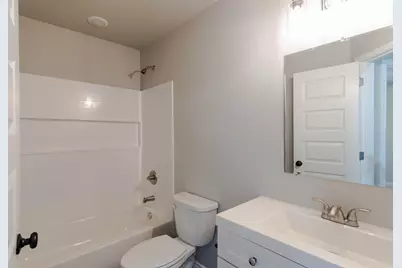 806 E 12th Street, Bonham, TX 75418 - Photo 6