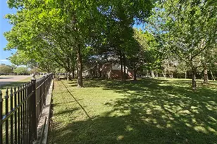 5210 Cliff Haven Dr, Dallas, TX 75236 - Photo 40