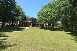 5210 Cliff Haven Dr, Dallas, TX 75236 - Photo 2