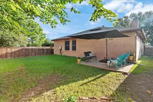 520 Hollyberry Dr, Mansfield, TX 76063 - Photo 2