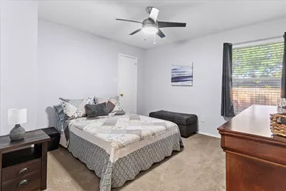 520 Hollyberry Drive, Mansfield, TX 76063 - Photo 14