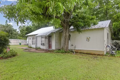303 Market W Street W, Honey Grove, TX 75446 - Photo 34